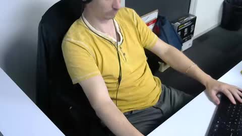 labelette007 online show from January 8, 2025, 4:33 pm