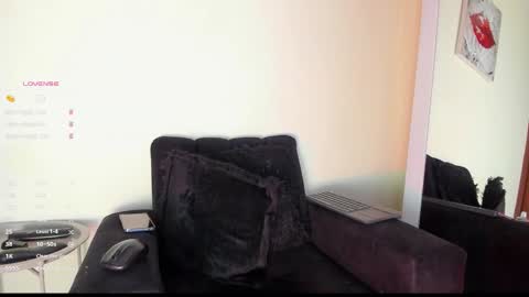 lace_victoria online show from November 4, 2025, 11:37 pm