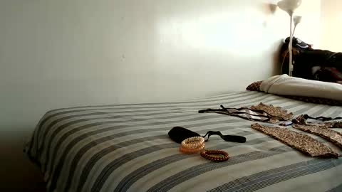 lachickadelbronx online show from March 23, 2026, 2:21 pm