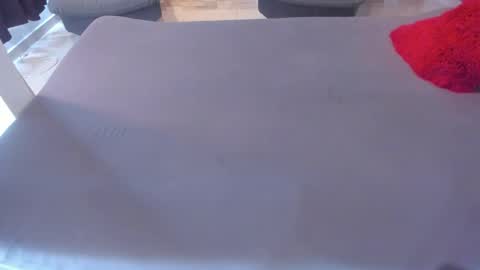 Akyra  online show from December 19, 2025, 1:07 pm