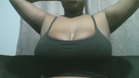 lady_dearra online show from November 5, 2025, 4:12 am