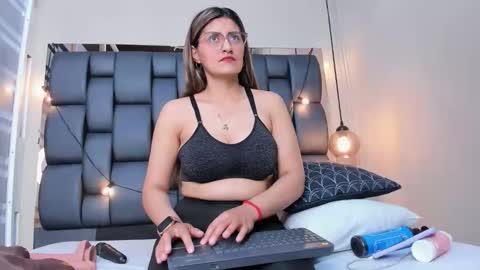 Snapshot of lady_falcon chatting on September 21, 2025, 1:51 am LADY online show from September 21, 2025, 1:51 am