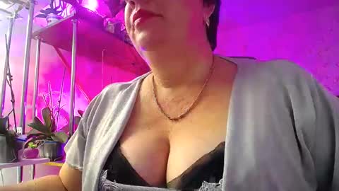 Lady Gloria online show from December 15, 2024, 9:35 am