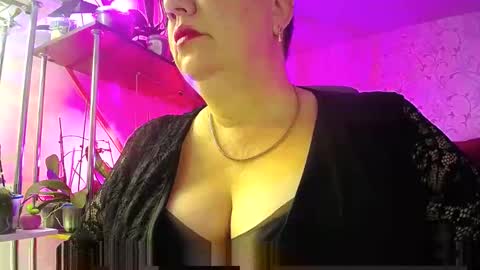 Lady Gloria online show from January 4, 2025, 1:21 pm