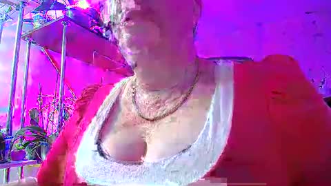 Lady Gloria online show from January 6, 2025, 2:25 pm