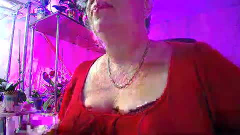 Lady Gloria online show from January 28, 2025, 8:36 am