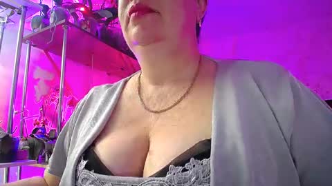 Lady Gloria online show from March 1, 2025, 5:20 am