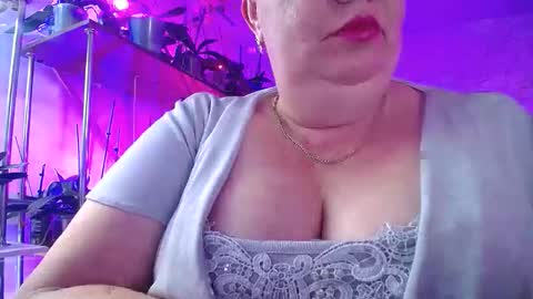 Lady Gloria online show from October 2, 2025, 2:35 pm