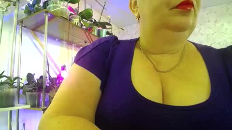 Snapshot of lady_gloria chatting on February 13, 2026, 10:00 am Lady Gloria online show from February 13, 2026, 10:00 am