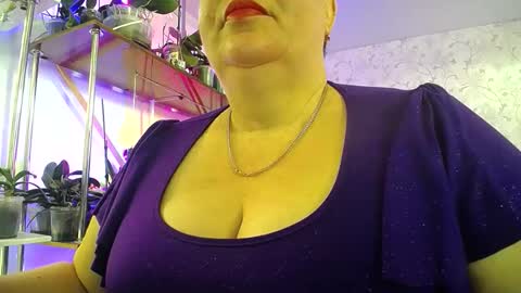 Snapshot of lady_gloria chatting on February 28, 2026, 9:43 am Lady Gloria online show from February 28, 2026, 9:43 am