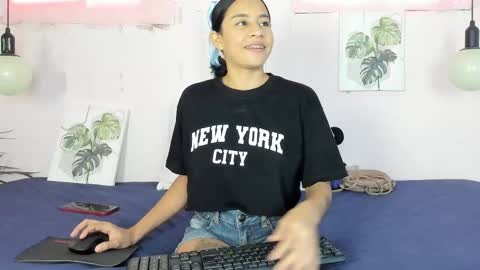 Snapshot of lady_rossee chatting on September 21, 2025, 1:35 pm Leidy online show from September 21, 2025, 1:35 pm