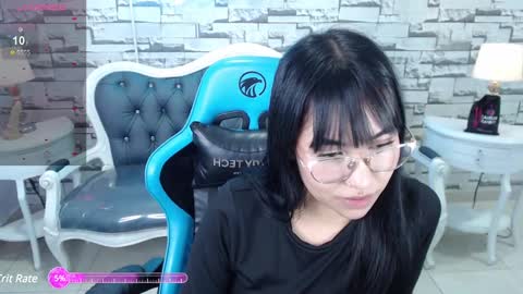 Snapshot of lady_violet_bridgerton_a chatting on December 24, 2024, 1:16 am Lady Violet Bridgerton online show from December 24, 2024, 1:16 am
