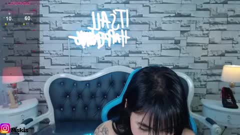 Snapshot of lady_violet_bridgerton_a chatting on January 3, 2025, 1:05 am Lady Violet Bridgerton online show from January 3, 2025, 1:05 am