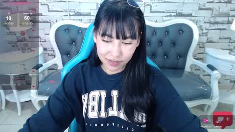 Snapshot of lady_violet_bridgerton_a chatting on January 26, 2025, 5:44 pm Lady Violet Bridgerton online show from January 26, 2025, 5:44 pm