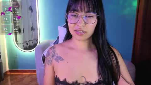 Snapshot of lady_violet_bridgerton_a chatting on October 3, 2025, 10:51 pm Lady Violet Bridgerton online show from October 3, 2025, 10:51 pm