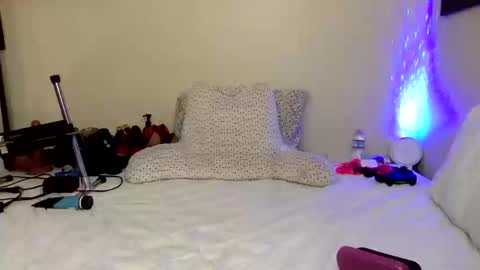 Snapshot of lady_voon_sin chatting on October 12, 2025, 11:59 pm Lady Voon Sin online show from October 12, 2025, 11:59 pm