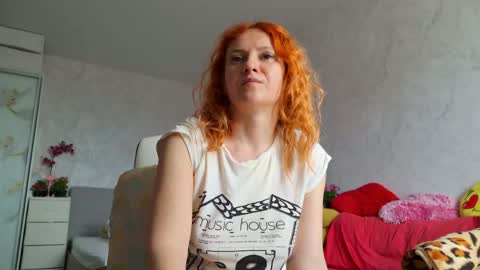 Snapshot of ladybigsmile chatting on May 26, 2026, 7:04 am Sima Ladybigsmile online show from May 26, 2026, 7:04 am