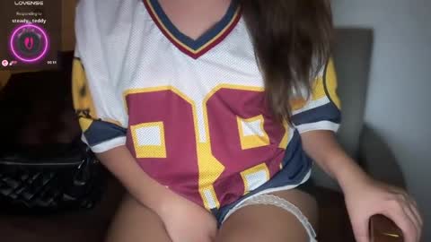 Snapshot of ladybird21 chatting on March 28, 2026, 2:16 pm Aria online show from March 28, 2026, 2:16 pm