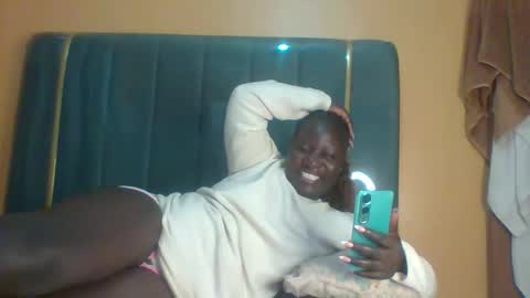 lindah32 online show from September 17, 2025, 12:01 am