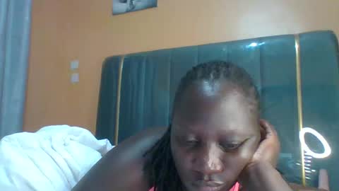 lindah32 online show from February 3, 2026, 1:26 am