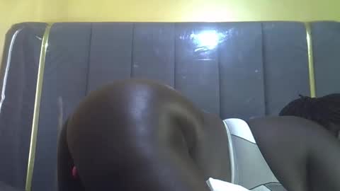 lindah32 online show from March 11, 2026, 9:37 am