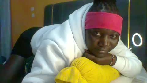 lindah32 online show from July 6, 2026, 11:40 pm