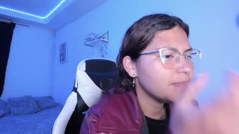  Lady  online show from December 17, 2025, 3:56 am