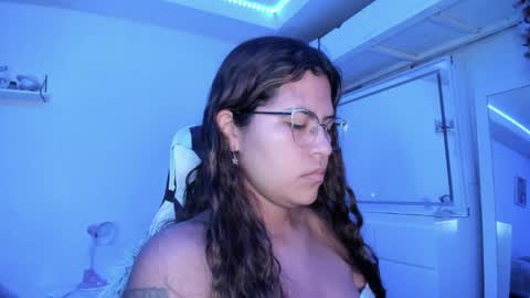  Lady  online show from April 12, 2026, 3:22 am