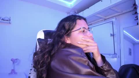  Lady  online show from June 5, 2026, 6:52 am