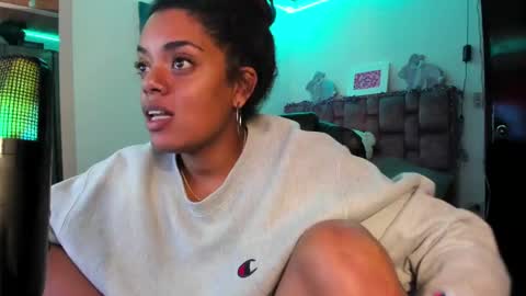 Snapshot of ladydanniela chatting on December 19, 2024, 6:23 am leidy daniela online show from December 19, 2024, 6:23 am