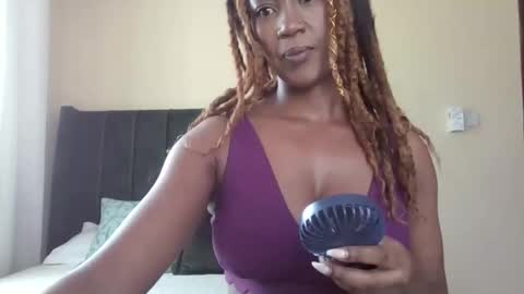 ladyhotpot online show from February 11, 2026, 1:27 pm