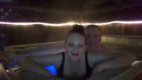 ladykiva_n_hubz online show from September 27, 2025, 7:24 am