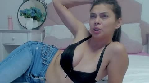 Lia online show from January 14, 2025, 7:27 am