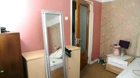 Snapshot of ladymariahx chatting on December 15, 2024, 10:58 pm ladymariahx online show from December 15, 2024, 10:58 pm