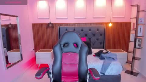 Snapshot of ladymercury chatting on October 8, 2025, 7:22 pm LADY online show from October 8, 2025, 7:22 pm