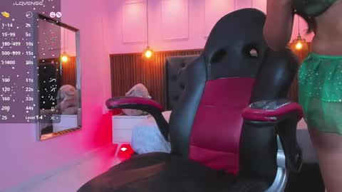 Snapshot of ladymercury chatting on November 11, 2025, 7:58 pm LADY online show from November 11, 2025, 7:58 pm