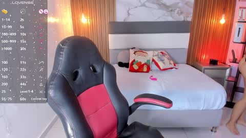 Snapshot of ladymercury chatting on November 25, 2025, 7:36 pm LADY online show from November 25, 2025, 7:36 pm