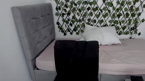 Snapshot of ladysexy_hot19 chatting on January 14, 2025, 12:03 pm Ladysexy hot19 online show from January 14, 2025, 12:03 pm