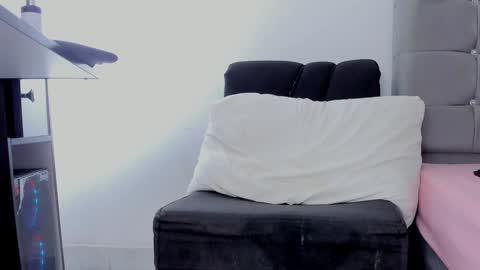 Snapshot of ladysexy_hot19 chatting on February 5, 2025, 3:13 am Ladysexy hot19 online show from February 5, 2025, 3:13 am