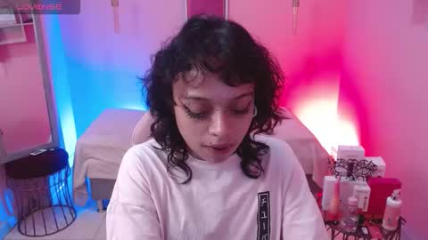 Ladywawy  online show from October 1, 2025, 1:06 pm