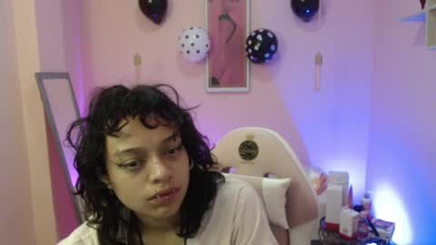 Ladywawy  online show from October 6, 2025, 1:19 pm