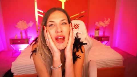 Snapshot of ladyylaura chatting on October 24, 2025, 1:40 pm Laura online show from October 24, 2025, 1:40 pm