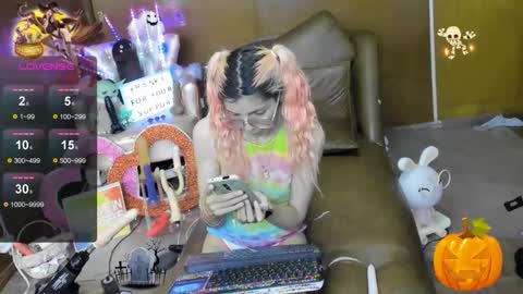 Skinnygirl online show from November 2, 2025, 7:05 pm