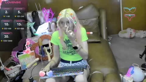 Skinnygirl online show from November 13, 2025, 1:48 am