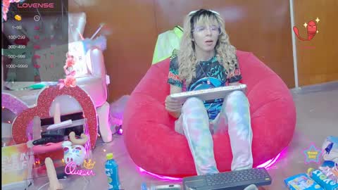 Skinnygirl online show from April 8, 2026, 1:49 am