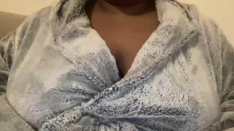 Snapshot of lagrossenoire chatting on January 15, 2025, 10:13 pm Big Black Girl online show from January 15, 2025, 10:13 pm