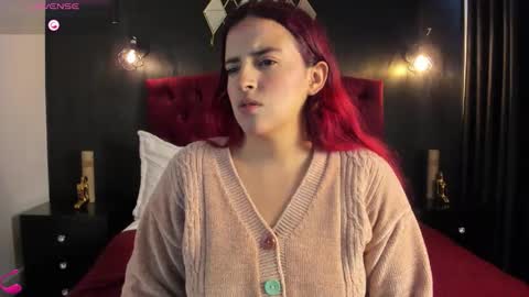 Snapshot of laia_jonees chatting on November 15, 2025, 1:18 pm Laia online show from November 15, 2025, 1:18 pm