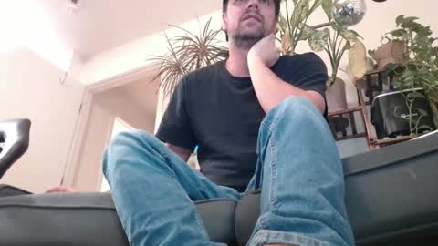 Snapshot of laidback_and_chill chatting on December 30, 2024, 2:31 am Rick online show from December 30, 2024, 2:31 am