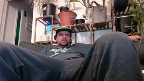 Snapshot of laidback_and_chill chatting on January 1, 2025, 4:50 am Rick online show from January 1, 2025, 4:50 am