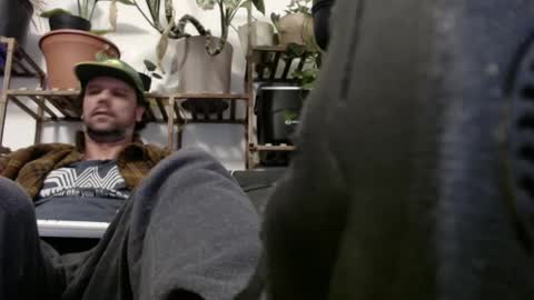 Snapshot of laidback_and_chill chatting on January 1, 2025, 8:56 am Rick online show from January 1, 2025, 8:56 am